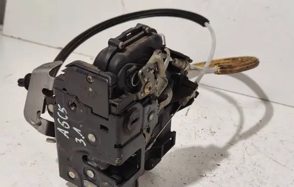 Audi A6 S6 C5 4B Rear door lock 4B0839015B
