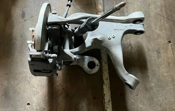 Rear wheel hub