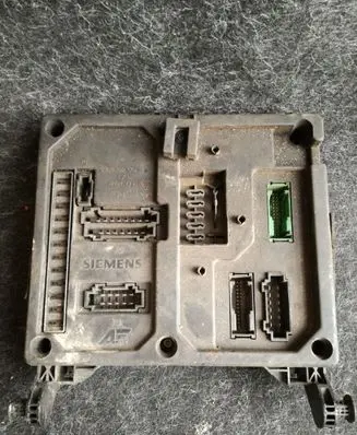 Volkswagen Sharan Fuse module S108152001