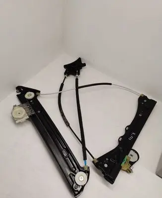 BMW M4 F82 F83 Front door window regulator with motor 7281623