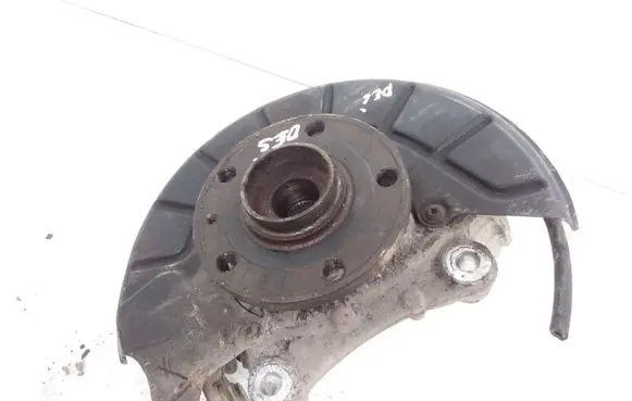 Volkswagen PASSAT B7 Front wheel hub spindle knuckle 3C0407258G