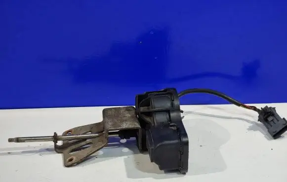 Saab 9-5 Headlight wiper arm set 4560694