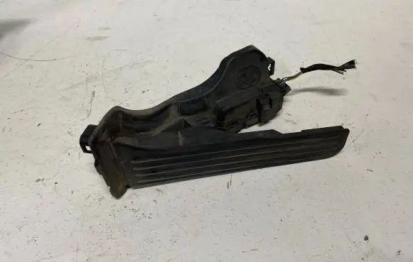 Volkswagen PASSAT B6 Accelerator throttle pedal 1K1723503L