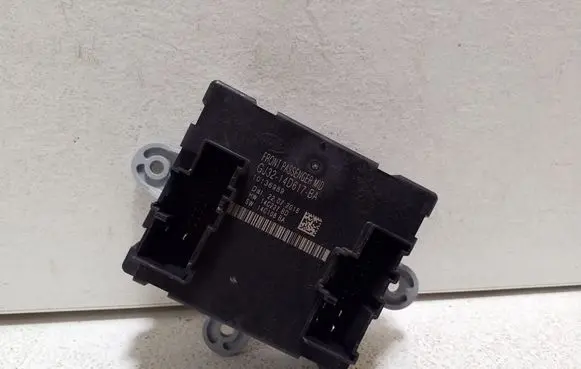Land Rover Discovery Sport Door control unit/module GJ3214D617BA