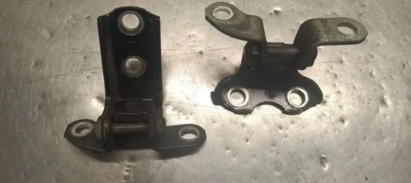 Toyota Prius+ (ZVW40) Rear door hinge set 6876020122