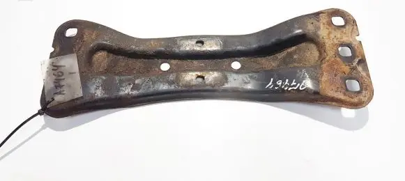 Mercedes-Benz C W203 Engine mounting bracket