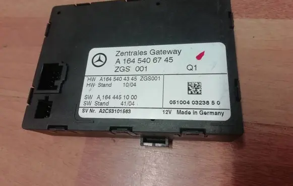 Mercedes-Benz R W251 Gateway control module A1645406745 A1644451000 A1645404345