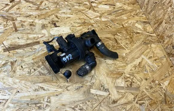 Jaguar I-Pace Water pump J9D38D108AC