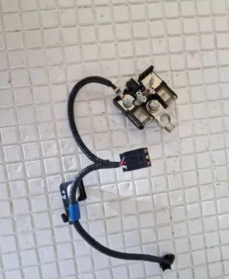 Toyota RAV 4 (XA40) Positive cable (battery)