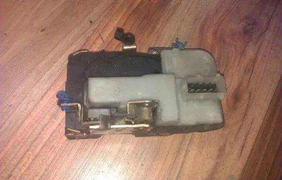 Citroen Berlingo Front door lock