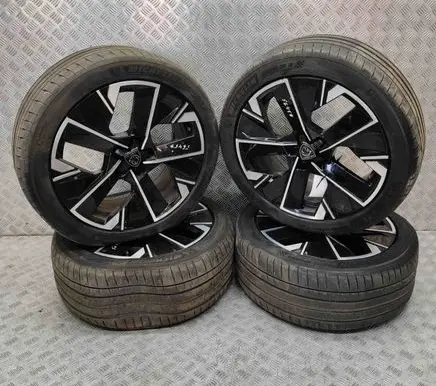 Peugeot 508 II R18 alloy rim 9851444380