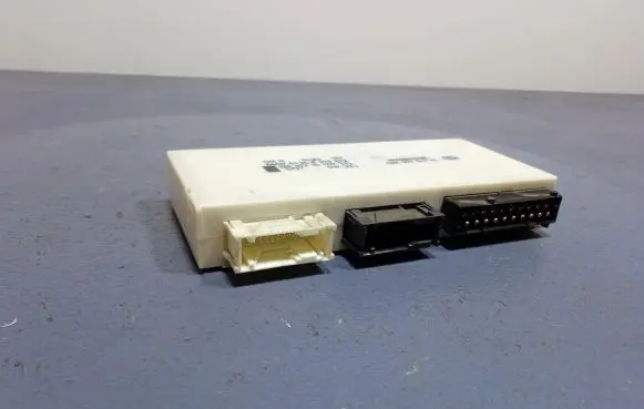 BMW 5 E34 Comfort/convenience module 8378633