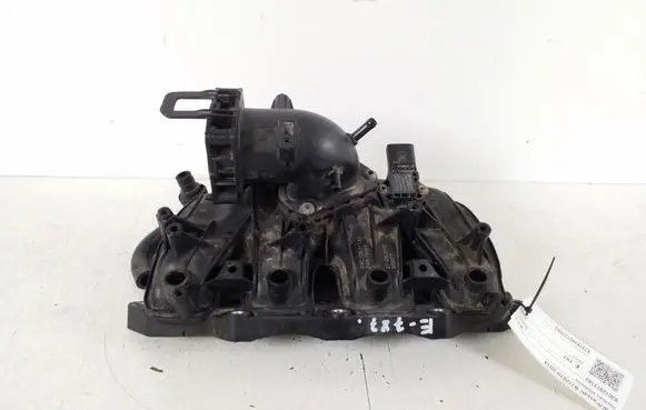 Volkswagen PASSAT B7 Intake manifold 03C129711AJ