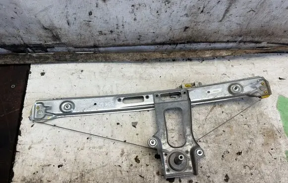 BMW 3 E46 Rear door manual window regulator 7011206