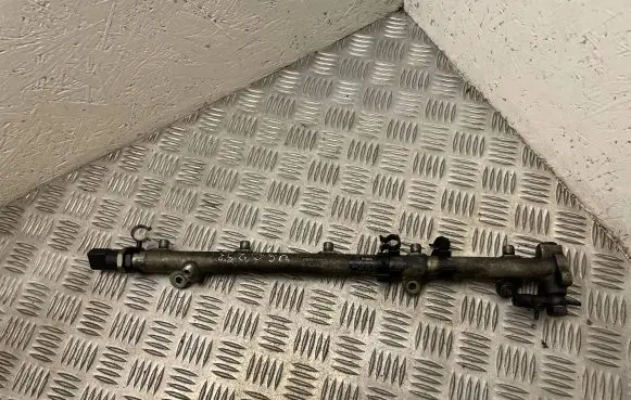 Jeep Grand Cherokee (WJ) Fuel main line pipe A6120700095 0445215007