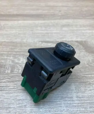 Nissan Primera Wing mirror switch