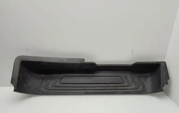 Front sill trim cover