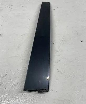 Volkswagen PASSAT B5 Front door glass trim molding 3B0837901