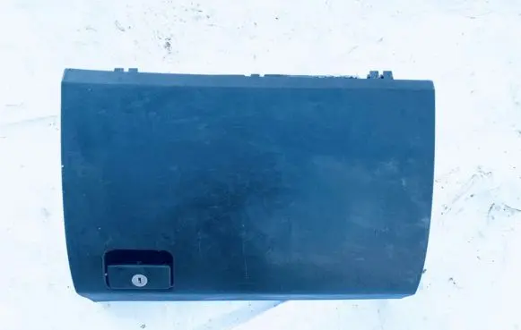 Toyota Avensis T270 Glove box 5555005100 55550-05100