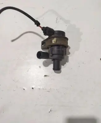 Audi Q7 4M Electric auxiliary coolant/water pump 7L0965561L