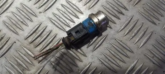 Volkswagen PASSAT B5.5 Coolant temperature sensor 109773