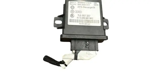 Volkswagen Touareg I Light module LCM 7L6907357 5WK49171