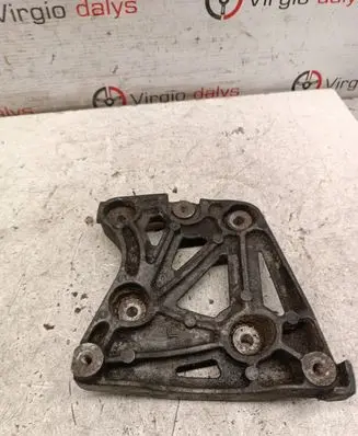 Chevrolet Cruze Engine mounting bracket 96868422