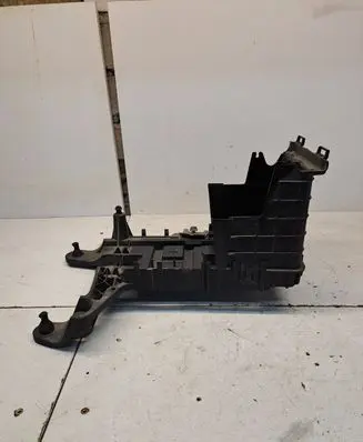 Volkswagen Golf V Battery tray 1K0915325