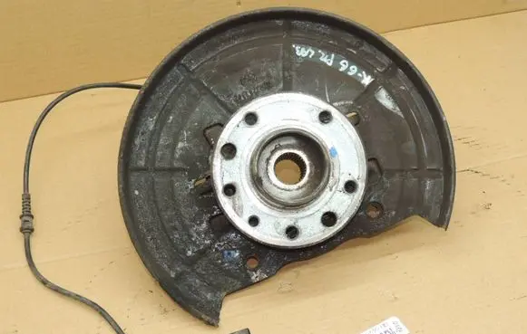 Opel Meriva B Front wheel hub spindle knuckle 93184612 12779002 13381154