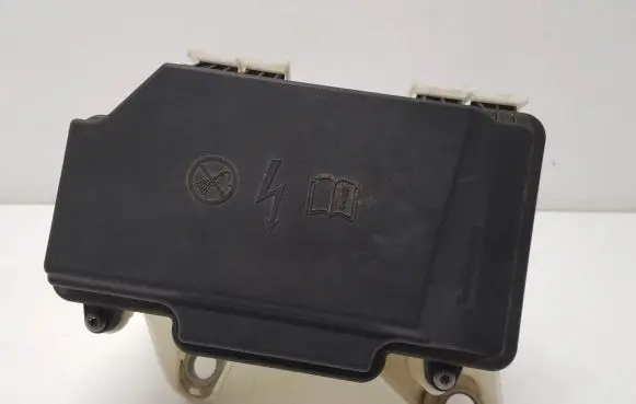 Mercedes-Benz C W205 Fuse box set A2055400082