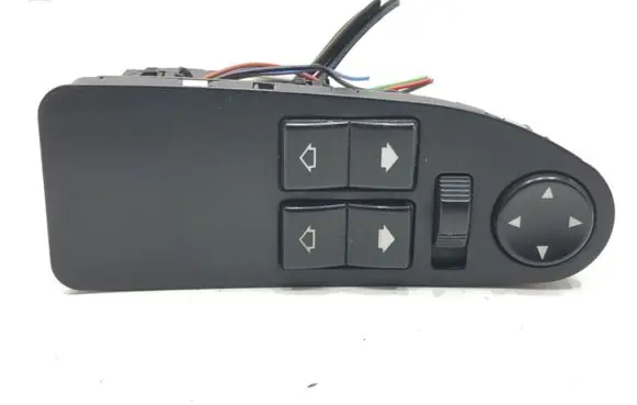 BMW 5 E39 Electric window control switch 8368967