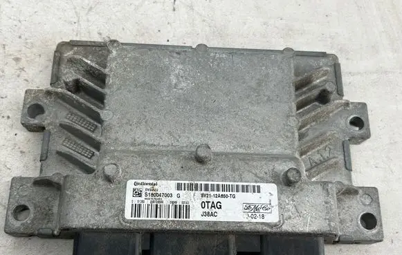 Ford Fiesta Engine control unit/module S180047003G 8V2112A650TG