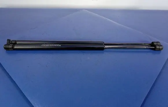 Nissan Primera Shock absorber/damper mounting bracket 