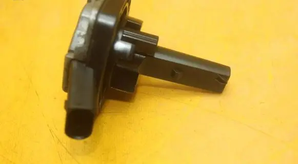 Volkswagen Golf V Oil level sensor 6PR00807903 1J0907660C