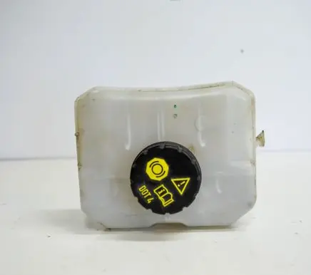 Brake fluid reservoir