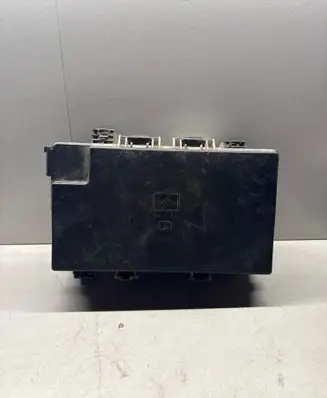 Dodge Durango Fuse module P68498421AA