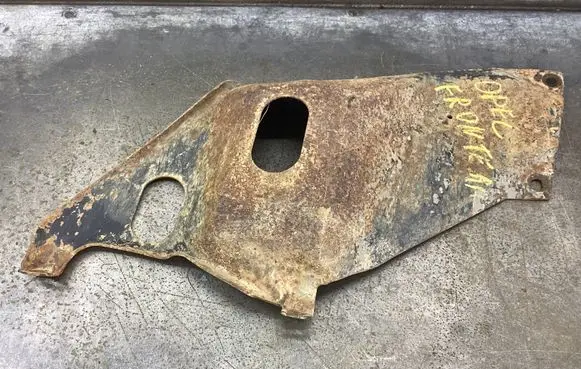 Opel Frontera A Engine splash shield/under tray