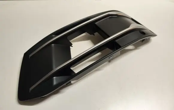 Audi Q7 4M Front fog light trim/grill 4M0807681