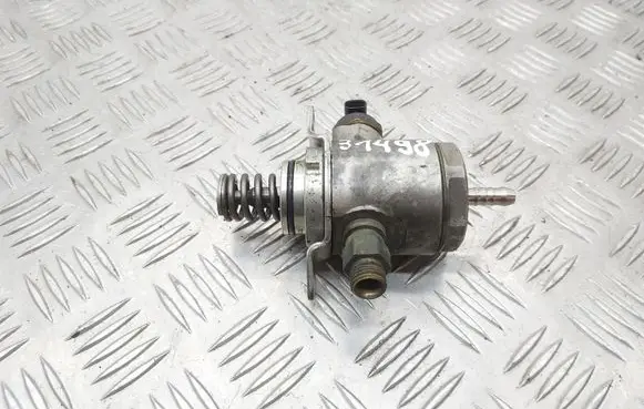 Audi A4 S4 B8 8K Fuel injection high pressure pump 06J127025D