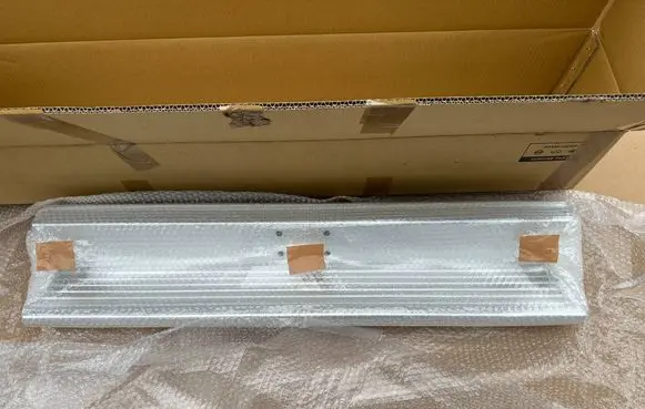 Rear bumper trim bar molding