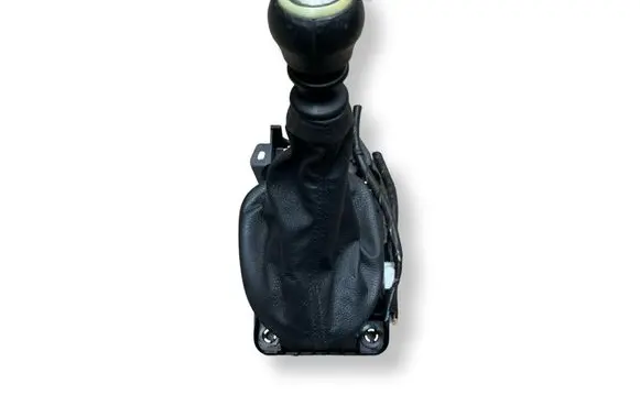 Toyota Yaris Gear shifter/selector 33530680L 335300D070