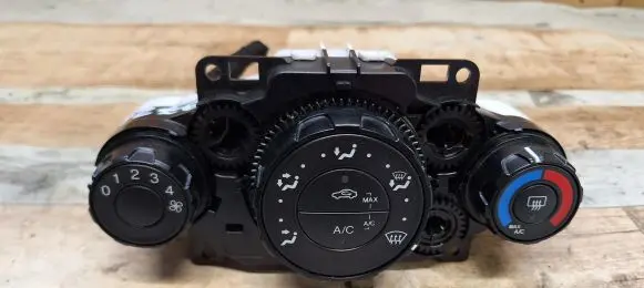 Ford Fiesta Climate control unit 8A6118549 8A6919980