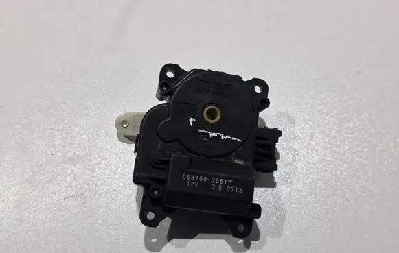 Lexus GS 300 400 430 Air flap motor/actuator 0637007051 87106-30350