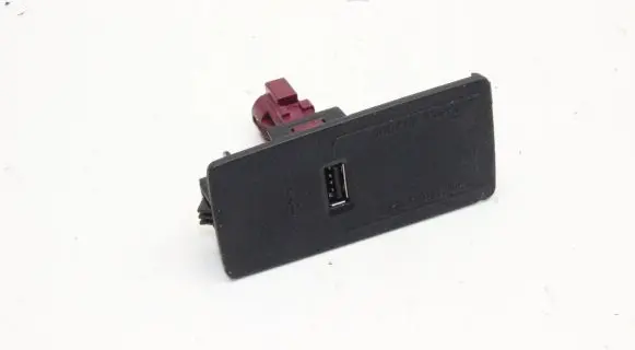Volvo XC60 USB socket connector 31417508
