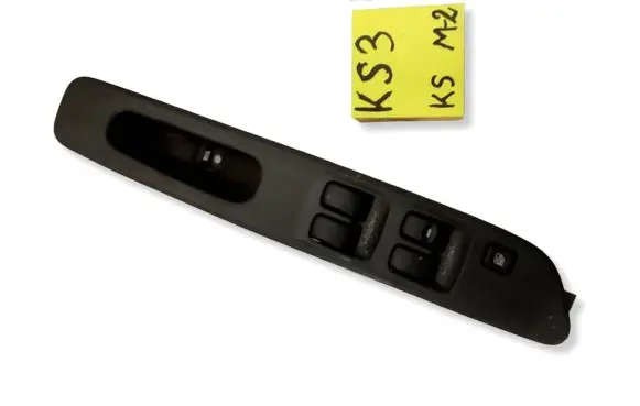 Mitsubishi Space Wagon Electric window control switch MR330755