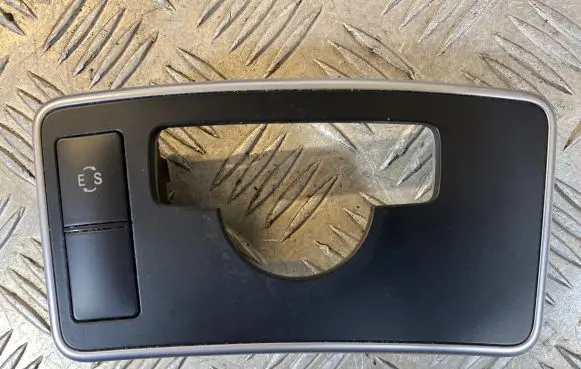 Mercedes-Benz E W212 Center console decorative trim A212680XX07 A2129054900