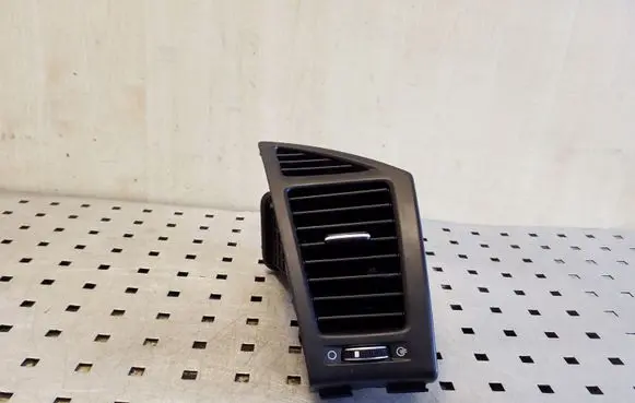 Hyundai i40 Dashboard side air vent grill/cover trim 
