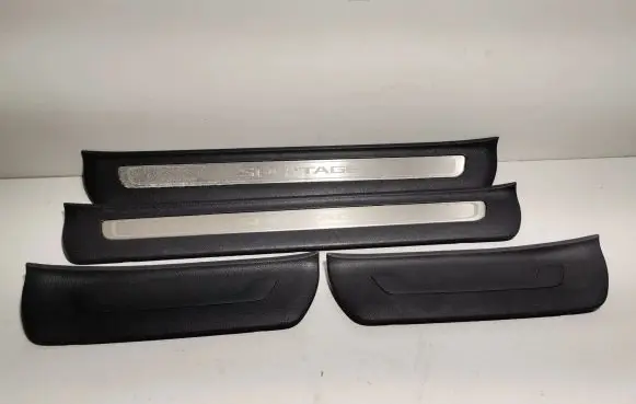 KIA Sportage sill trim set (inner) 85884F1500 85878F1000