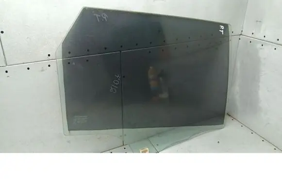 Mazda 3 I Rear door window glass