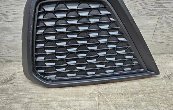 Audi A1 Front bumper lower grill 82A807682F